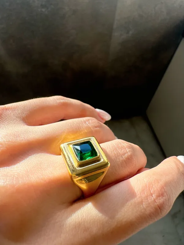 Isla_Sage_Ring