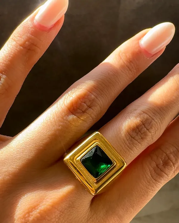 Isla_Sage_Ring