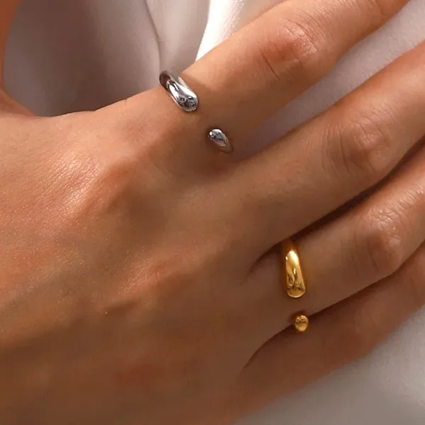 Rae_Dainty_Pebble_Ring_|__Gold