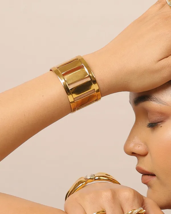 Margo_Cuff_Adjustable