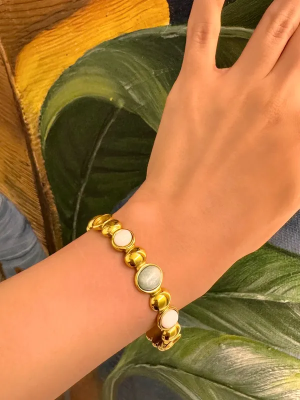Rae_Sera_Cuff_Gold
