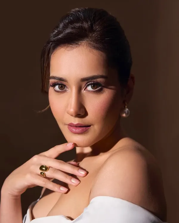 Raashi_X_Raya