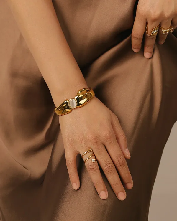 Tamsin_Cuff_Red