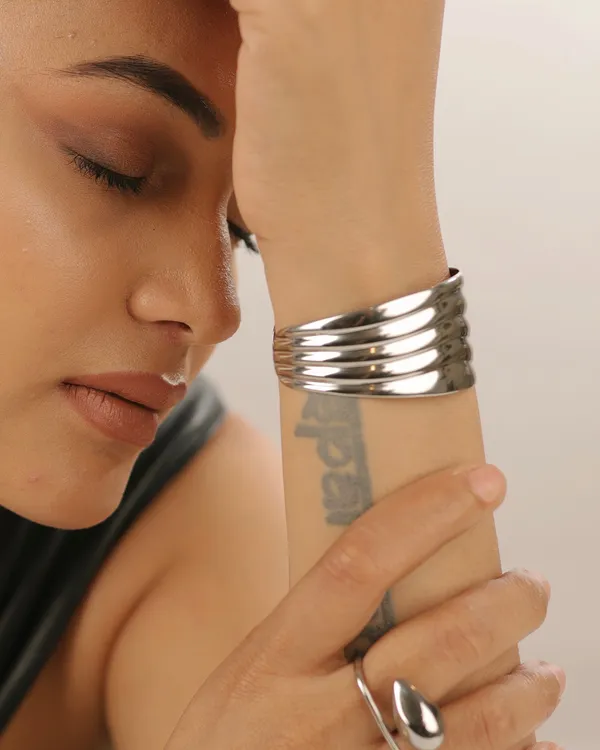 Venus_Cuff_Gold