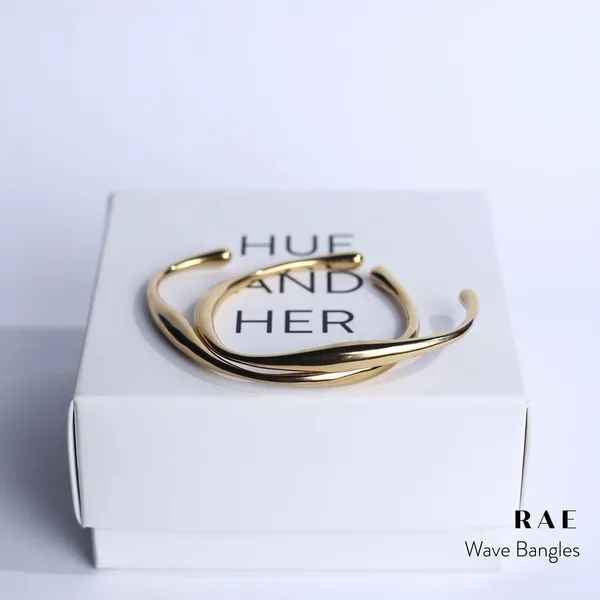 Rae_Wave_Bangle_Adjustable_Single_Silver_Smooth