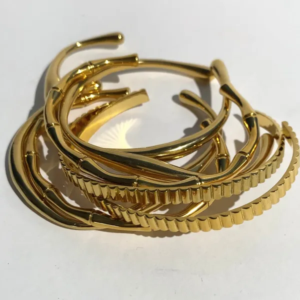Rae_Wave_Bangle_Adjustable_Single_Silver_Smooth