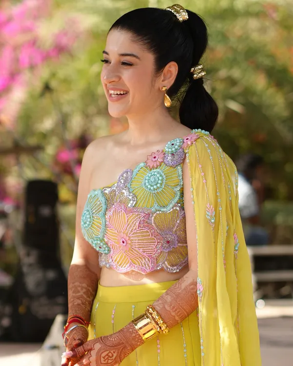 Payal_X_Hue_And_Her_Firefly_Earrings