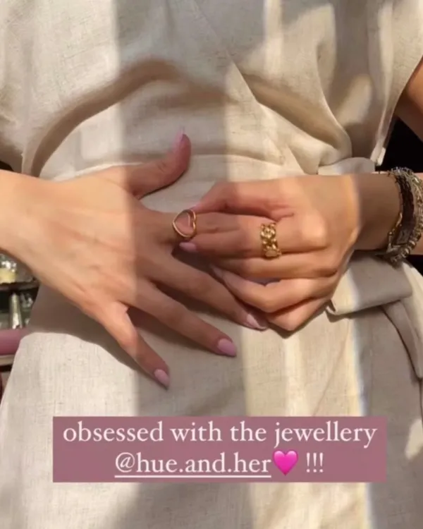 Mehak_X_Fallon_2_Silver_Chain
