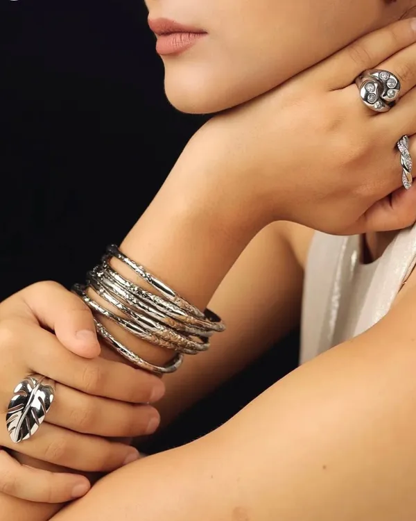Rae_Wave_Bangle_Adjustable_Single_Silver_Textured