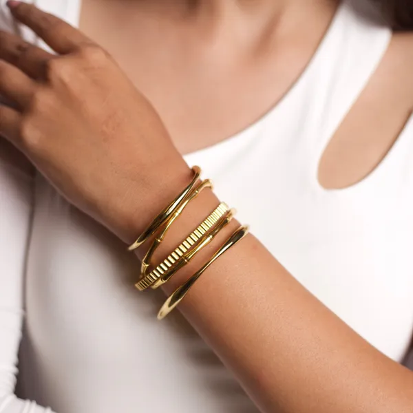 Rae_Wave_Bangle_Adjustable_Single_Silver_Textured