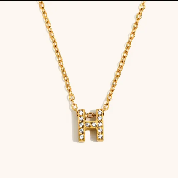 Dainty_Initial_Necklace_Gold_M