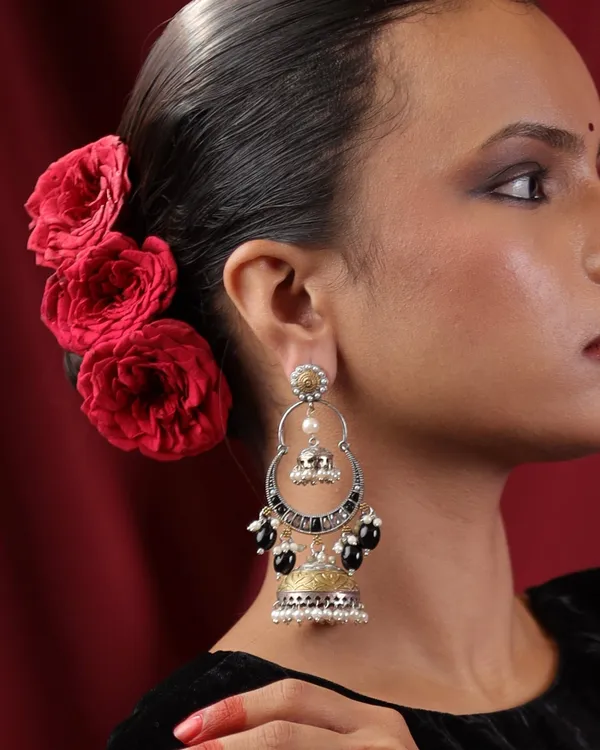 Ruhani_Jhumka_Black