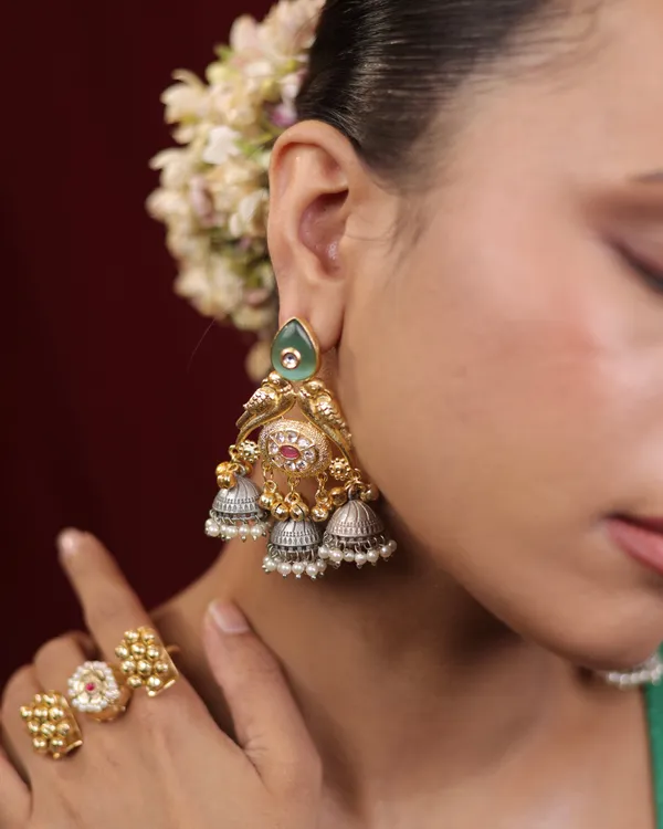 Suhani_Earrings_Gold