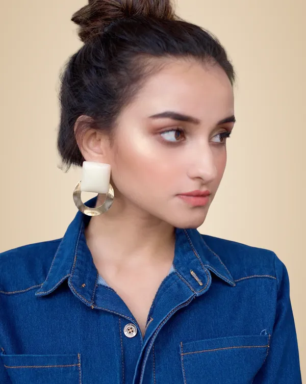 Gaia_Statement_Earrings_Beige