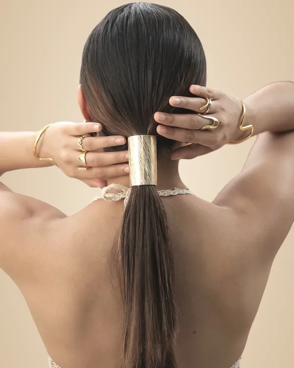 Isla_Noel_Pony_Cuff_Long_Gold