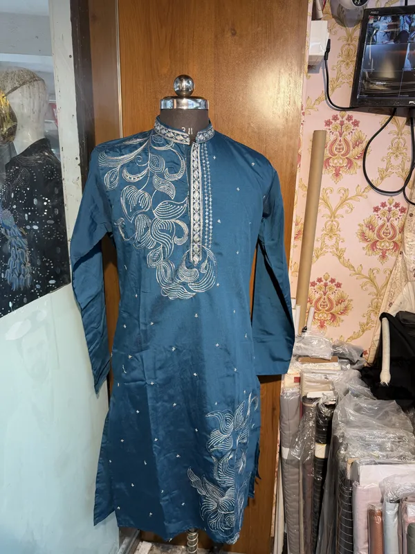 Blue_Cotton_Embroidered_Straight_Kurta_For_Men