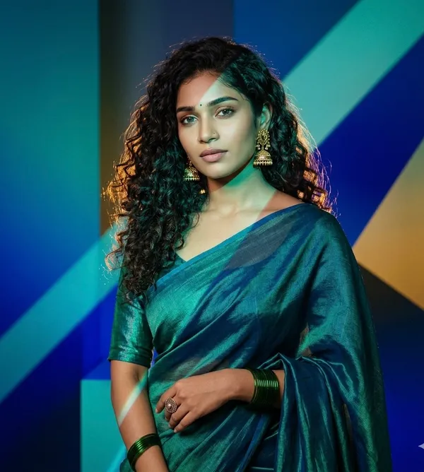 Peacock_Green_Palace_of_Illusion_Linen_Tissue_Saree