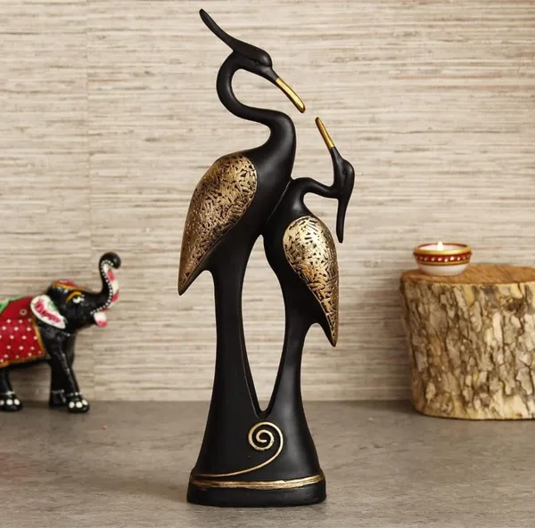 Decorative_Swan_Pair_Figurine_Black_&_Golden