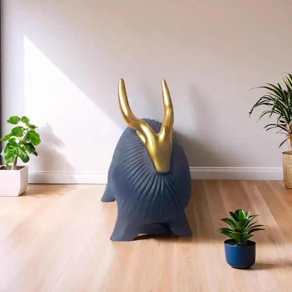 Decorative_Bull_Figurine_With_Golden_Horns_Black_Matte_Finish