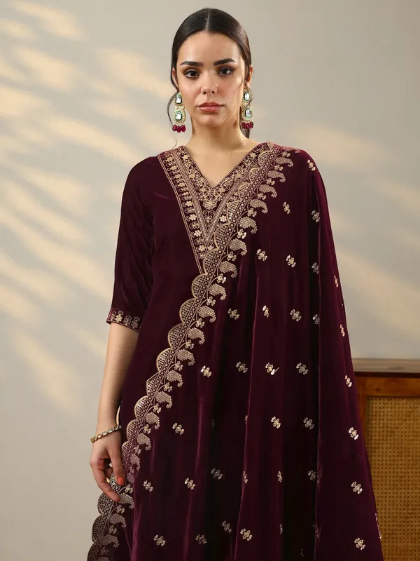 Wine_Velvet_Embroidered_Kurta_Set_For_Women