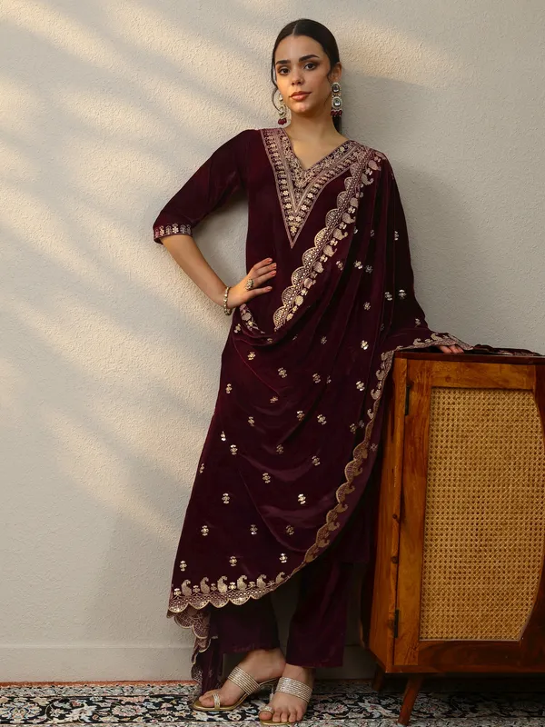 Wine_Velvet_Embroidered_Kurta_Set_For_Women