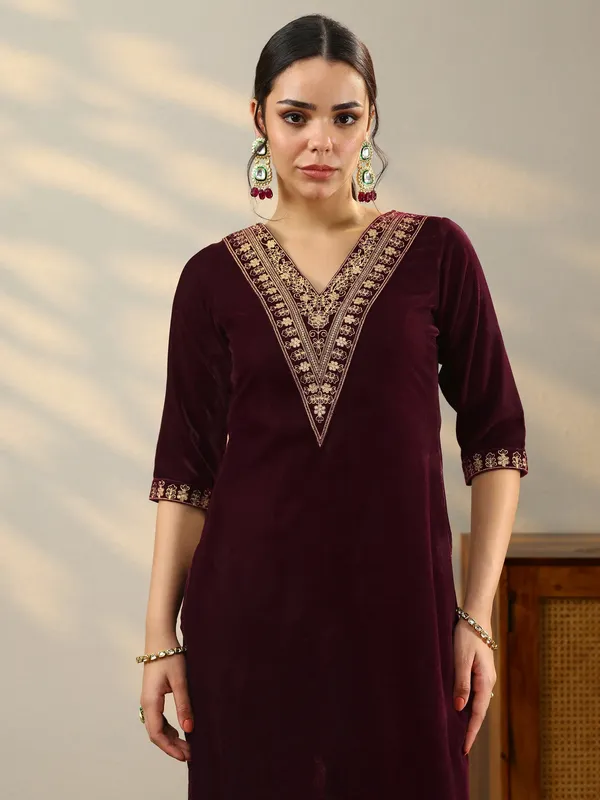 Wine_Velvet_Embroidered_Kurta_Set_For_Women