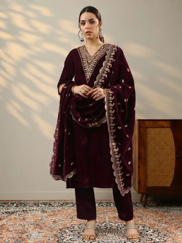 Wine_Velvet_Embroidered_Kurta_Set_For_Women