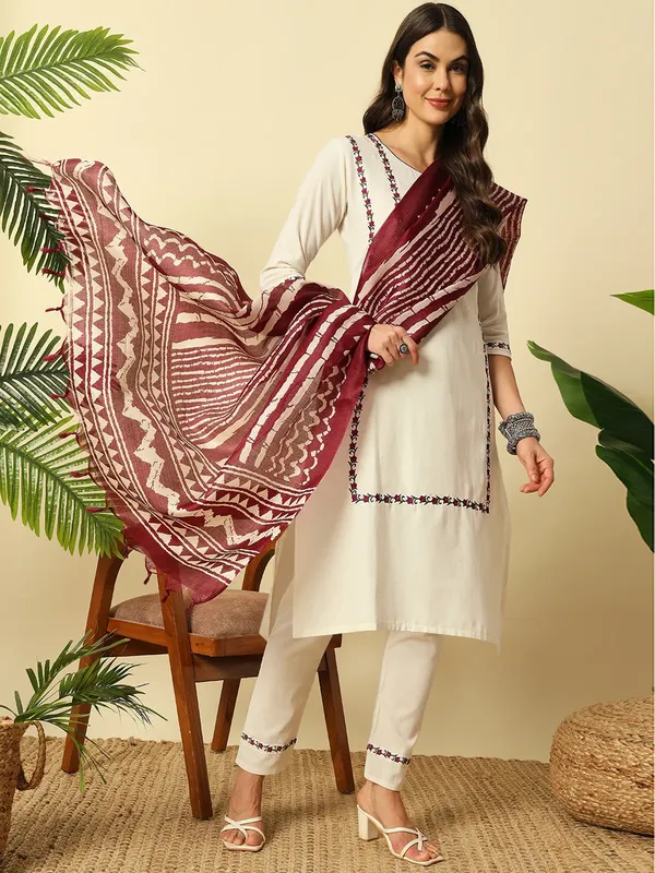Ivory_Khadi_Cotton_Thread_Embroidered_Kurta_With_Pant_Dupatta_For_Women
