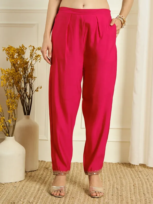 Pink_Roman_Silk_Thread_Embroidered_Kurta_With_Pant_Dupatta_For_Women