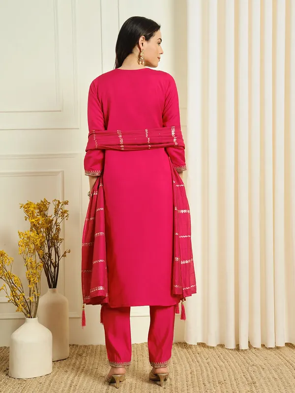 Pink_Roman_Silk_Thread_Embroidered_Kurta_With_Pant_Dupatta_For_Women