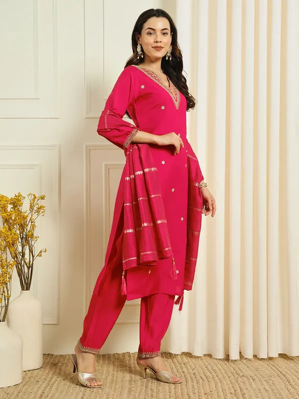Pink_Roman_Silk_Thread_Embroidered_Kurta_With_Pant_Dupatta_For_Women
