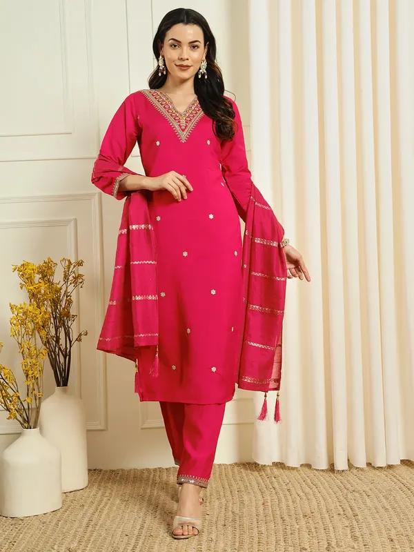 Pink_Roman_Silk_Thread_Embroidered_Kurta_With_Pant_Dupatta_For_Women