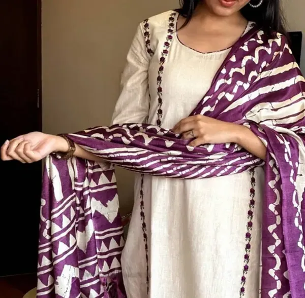 Ivory_Khadi_Cotton_Thread_Embroidered_Kurta_With_Pant_Dupatta_For_Women