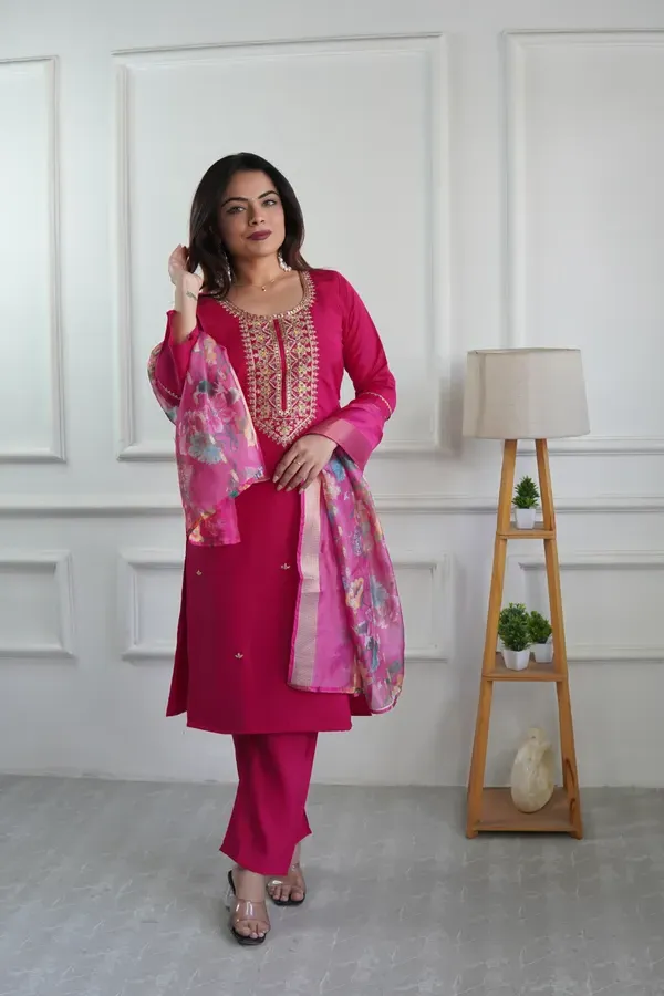 Rani_Pink_Roman_Silk_Embroidered_Kurta_With_Pant_Floral_Organza_Dupatta_For_Women