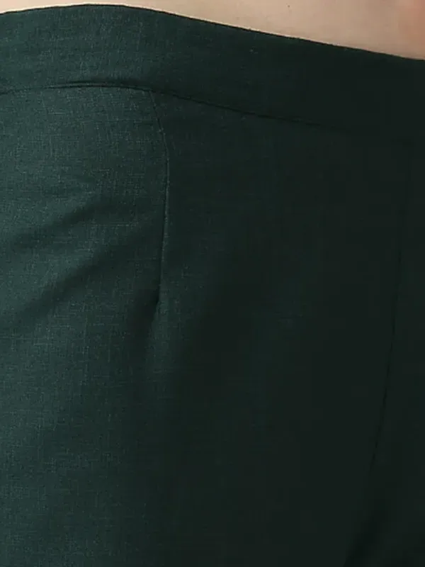 Green_Cotton_Blend_Thread_Embroidered_Kurta_With_Pant_Dupatta_For_Women
