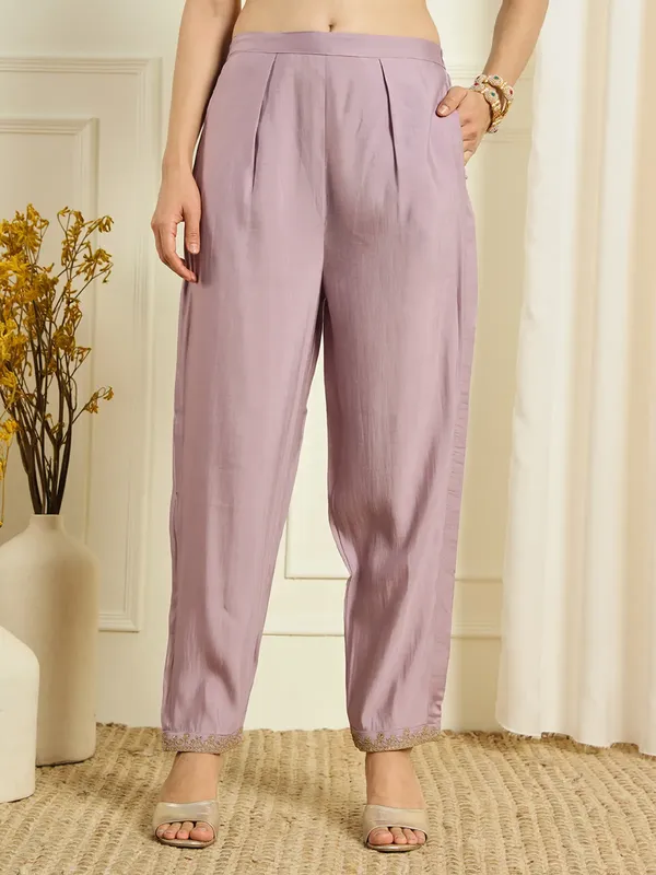Lavender_Roman_Silk_Thread_Embroidered_Kurta_With_Pant_Dupatta_For_Women