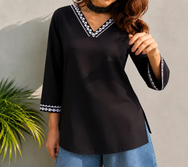 Vestimoni_Women's_Black_Solid_Casual_Short_Kurti