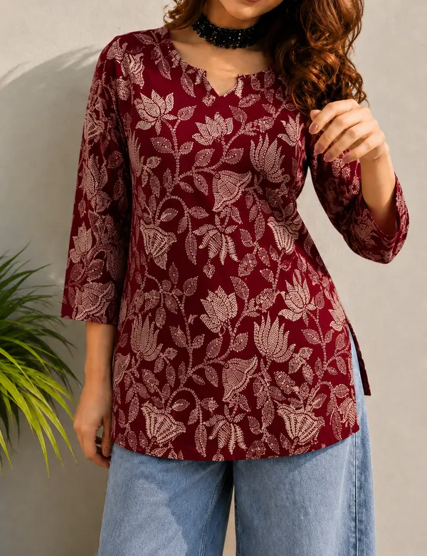 Vestimoni_Women's_Maroon_Floral_Printed_Straight_Short_Kurti