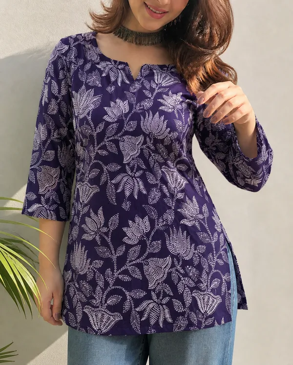 Vestimoni_Women's_Purple_Floral_Printed_Straight_Short_Kurti