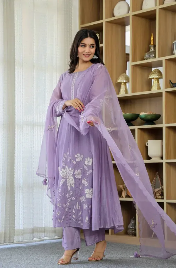 Lavender_Designer_Chanderi_Silk_Embroidered_Kurta_With_Pant_Dupatta_For_Women
