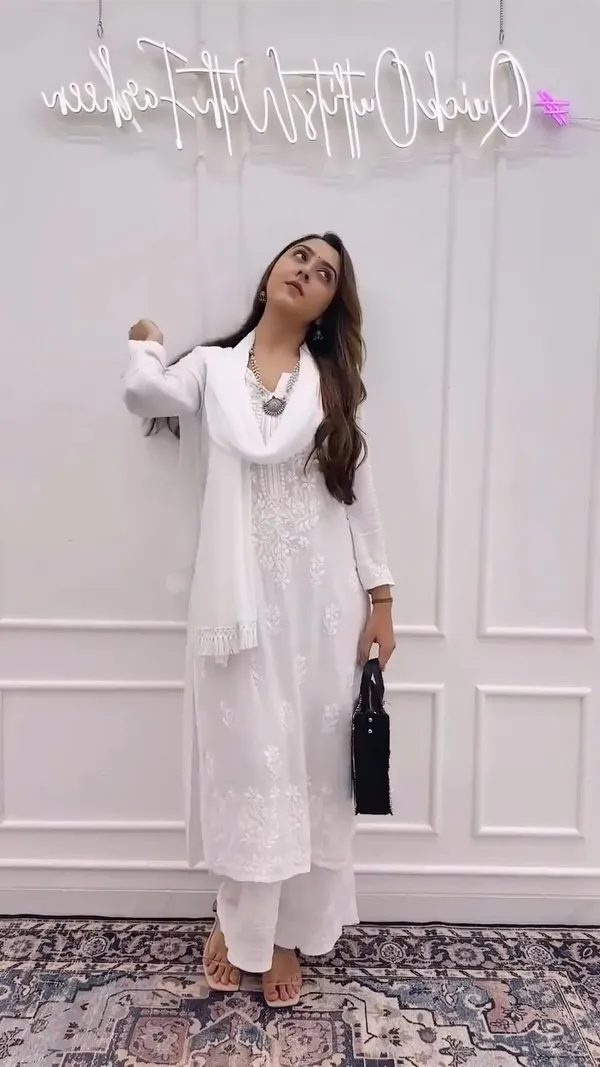 Premium_White_Muslin_Embroidered_Kurti_Set_With_Palazzo_Dupatta