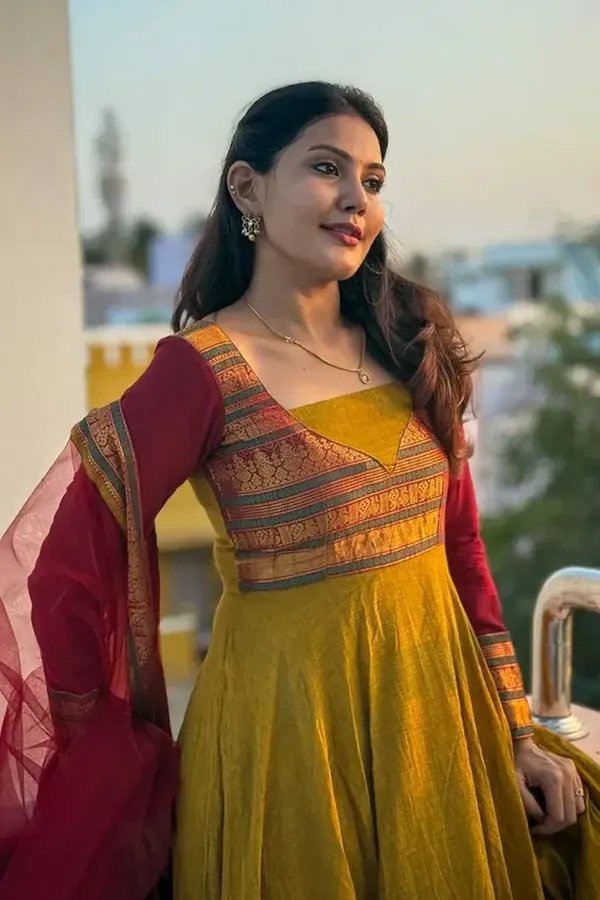 Olive_Mustard_Vichitra_Silk_Jacquard_Woven_Anarkali_Kurta_With_Soft_Net_Dupatta_For_Women