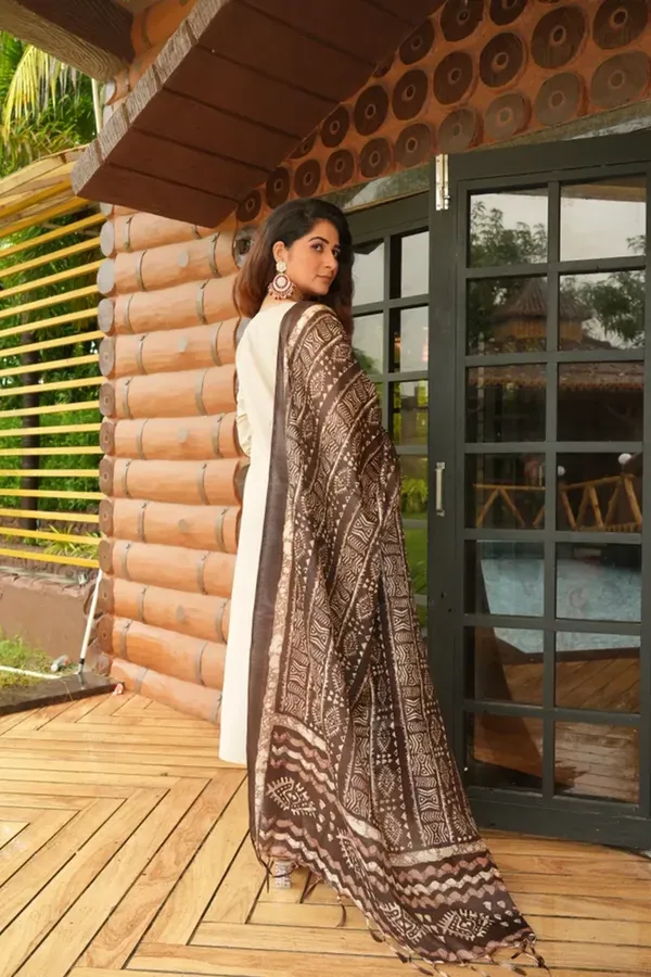 Beige_Khadi_Cotton_Thread_Embroidered_Kurta_With_Pant_Dupatta_For_Women