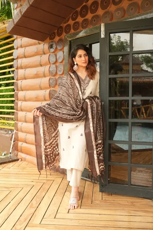 Beige_Khadi_Cotton_Thread_Embroidered_Kurta_With_Pant_Dupatta_For_Women