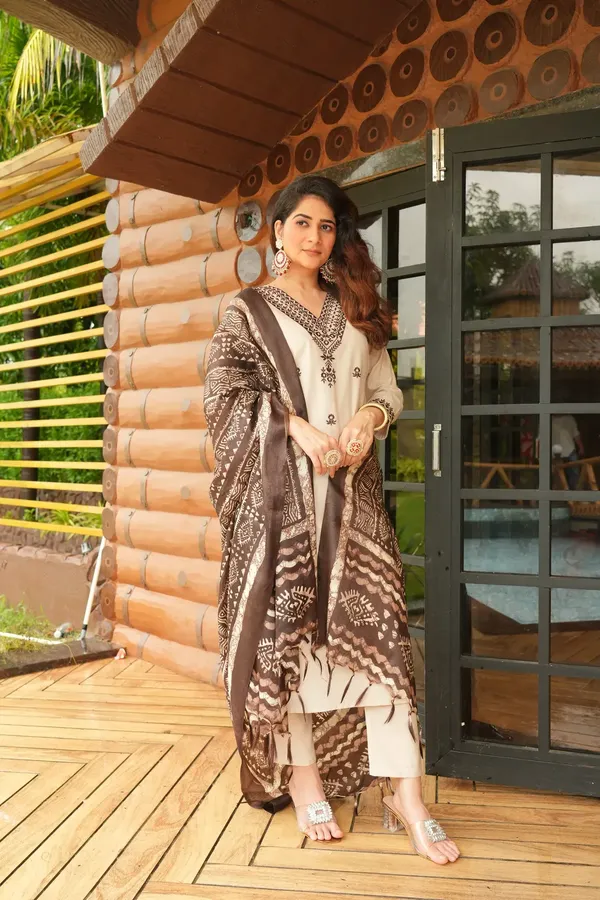 Beige_Khadi_Cotton_Thread_Embroidered_Kurta_With_Pant_Dupatta_For_Women