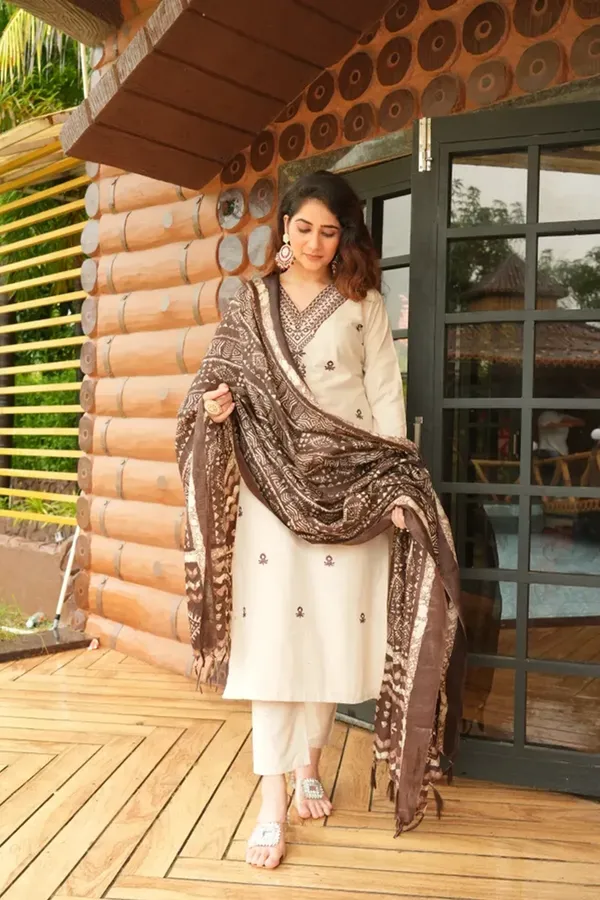 Beige_Khadi_Cotton_Thread_Embroidered_Kurta_With_Pant_Dupatta_For_Women