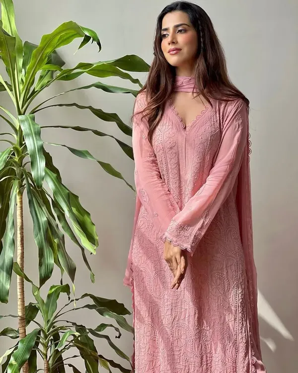 Pastel_Pink_Georgette_Chikankari_Embroidery_Kurta_With_Pant_Dupatta_For_Women