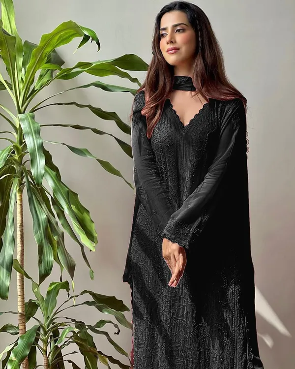 Black_Georgette_Chikankari_Embroidery_Kurta_With_Pant_Dupatta_For_Women
