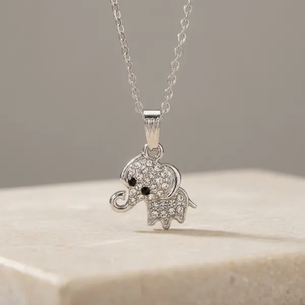 Sparkling_Elephant_Pendant_Necklace_With_Crystal_Embellishments