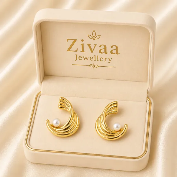 Elegant_Gold_Toned_Brass_D_Curved_Earrings_With_Pearl_Accents